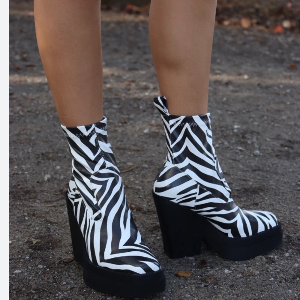 Lemonade zebra design high-heeled Boots sz 7